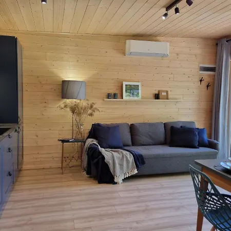 Ale Miejscowka! Caloroczny Nad Jeziorem Lucien