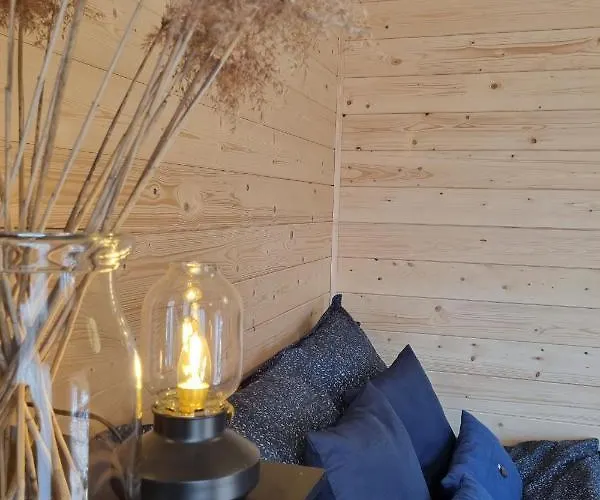 Ale Miejscowka! Caloroczny Nad Jeziorem Дом отдыха