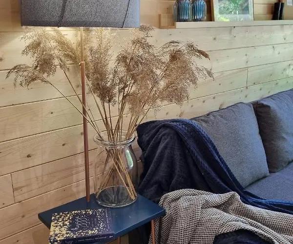 Ale Miejscowka! Caloroczny Nad Jeziorem Дом отдыха