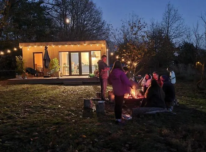 Ale Miejscowka! Caloroczny Nad Jeziorem * Lucien