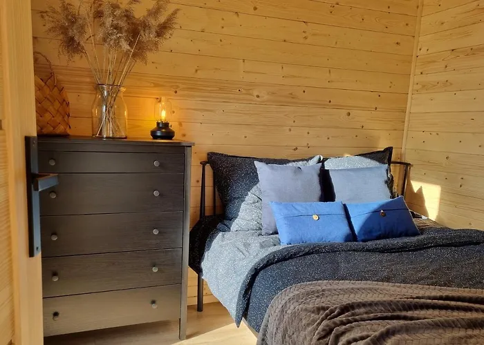 Ale Miejscowka! Caloroczny Nad Jeziorem